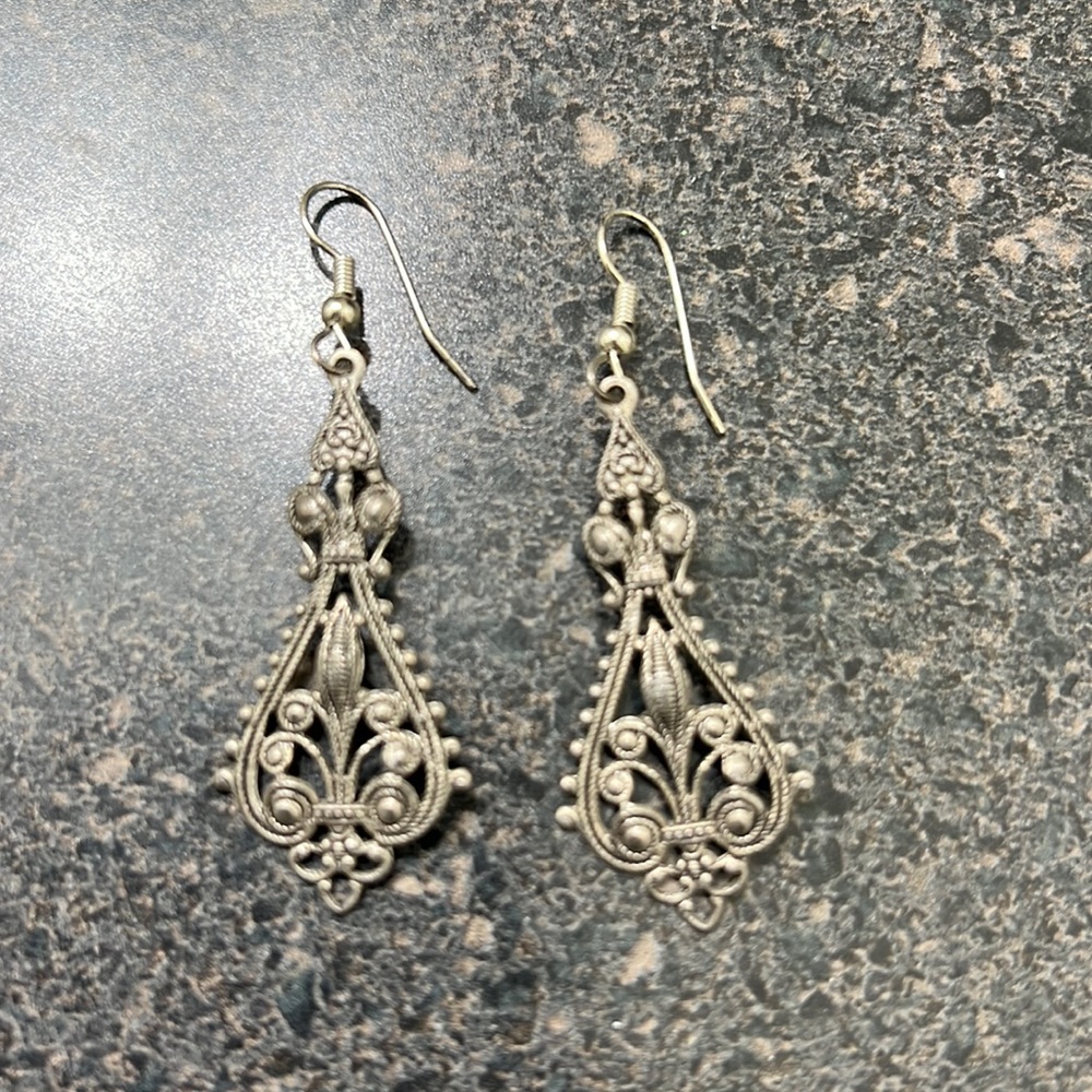 Silver/gray chandelier dangle earrings